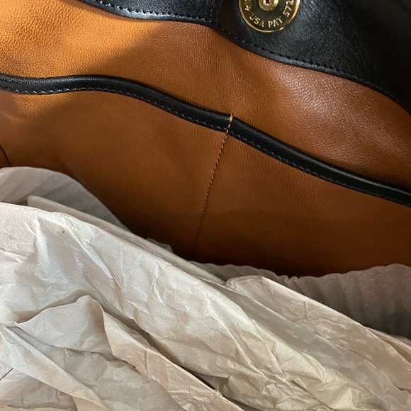 Authentic Coach Nomad Leather - Picture 5 of 15